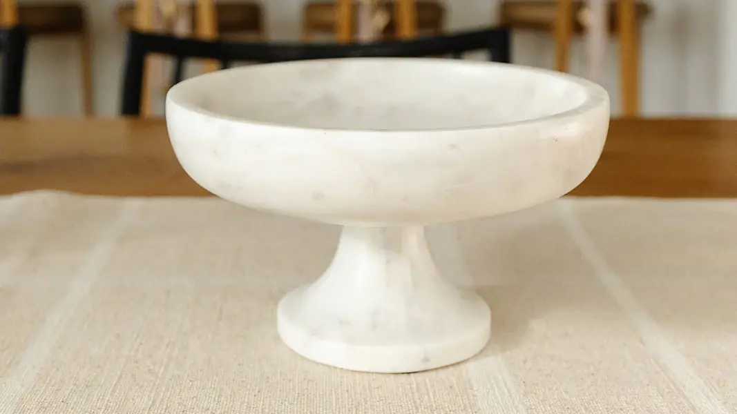 Materials & Vein Variations in Marble Pedestal Bowl Design