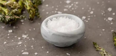 Do Marble Salt Cellars Affect the Taste of Salt?