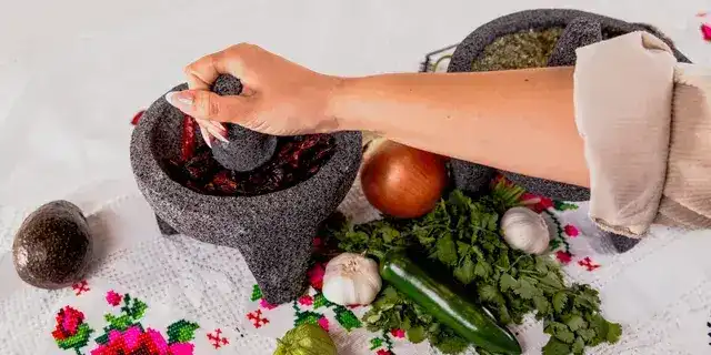 What Makes Volcanic Stone Mortar and Pestle Eco-Friendly Kitchen Tools?