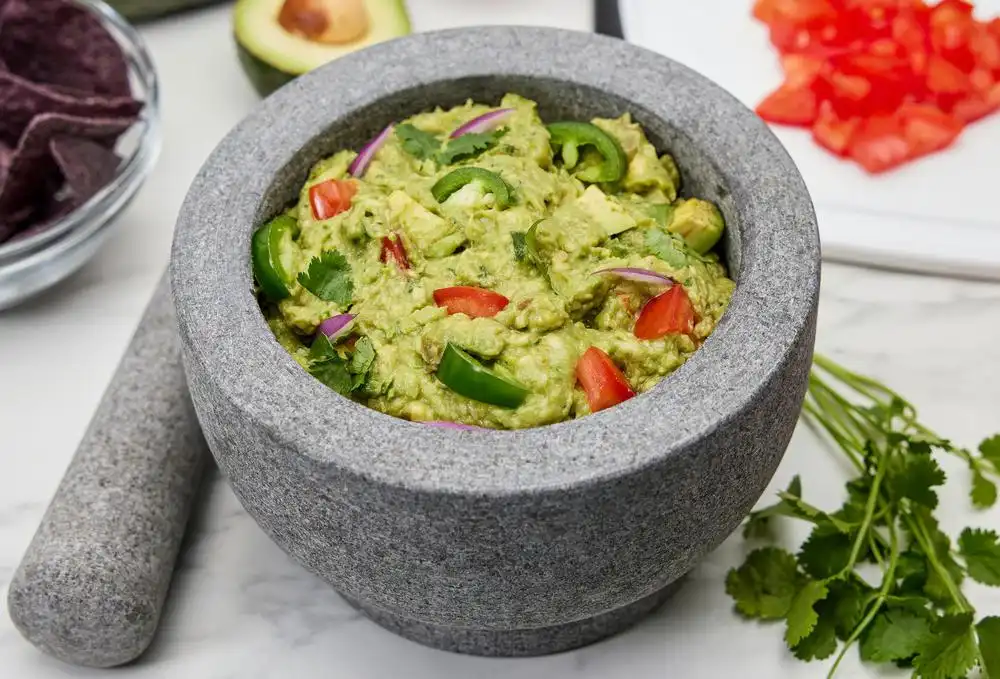 How Does Material Choice Affect Guacamole Mortar and Pestle Quality?
