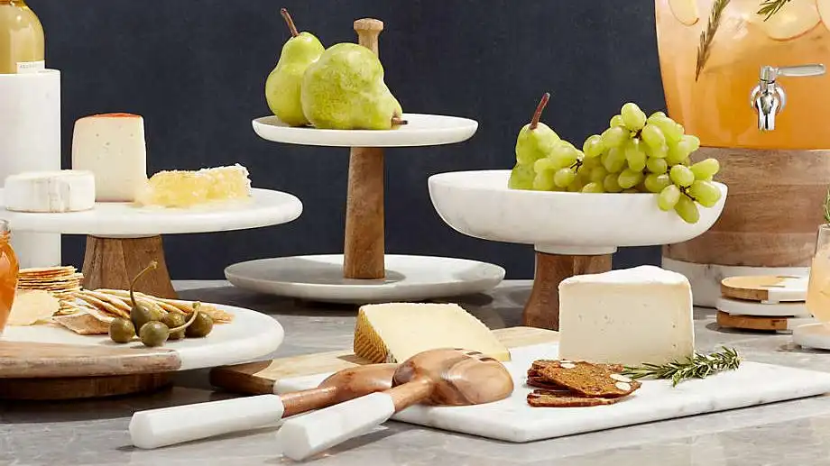 Why Are White Marble Cake Stand Popular for Weddings?